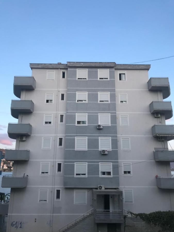 Mary'S Apartment Саранда Екстер'єр фото